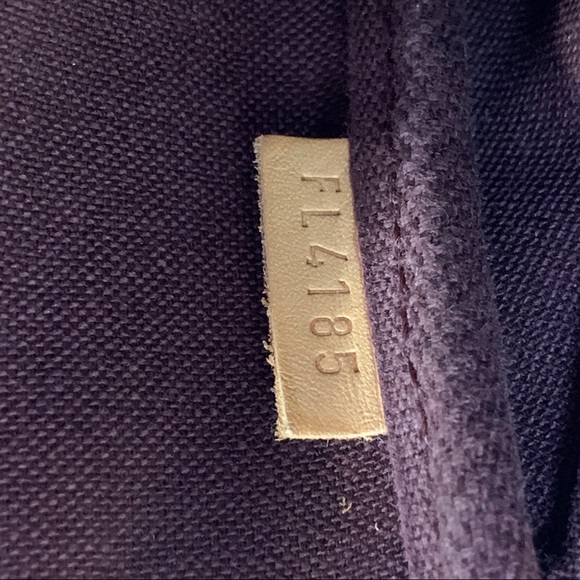 Authentic Louis Vuitton Favorite PM - Picture 10 of 14